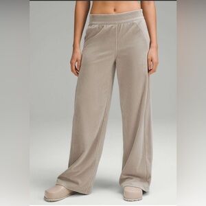 Lululemon Scuba MR Wide Leg Pant *velvet cord